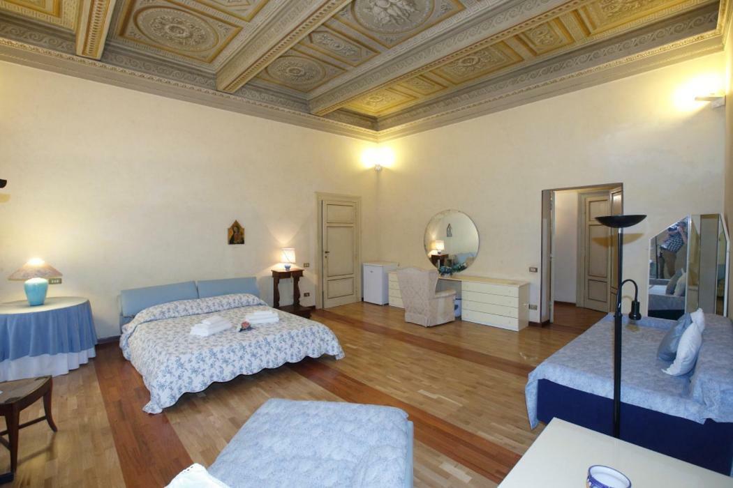 Residenza D'Epoca Montanini Bed & Breakfast Сиена Екстериор снимка
