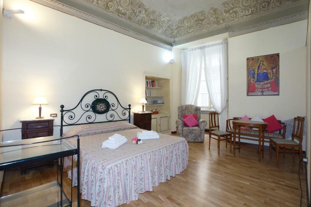 Residenza D'Epoca Montanini Bed & Breakfast Сиена Екстериор снимка